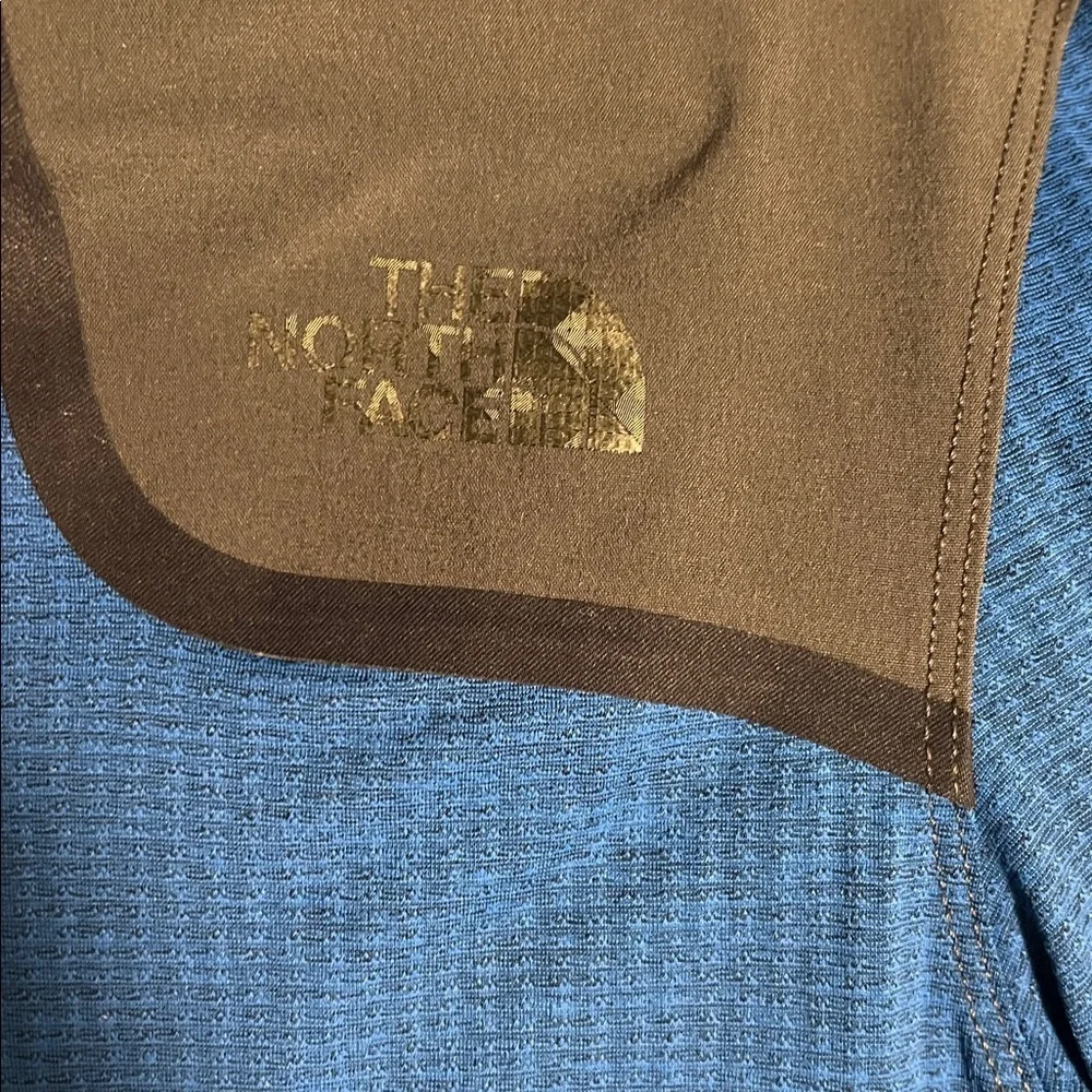 The North Face men’s Flash Dry-XD 1/4 zip shirt blue/grey/black Size Medium